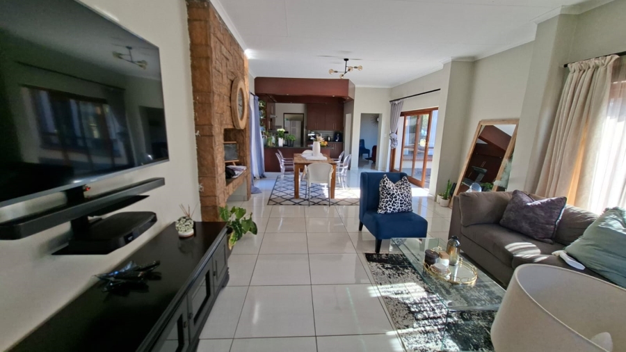 4 Bedroom Property for Sale in Buffelspoort Eco Estate North West